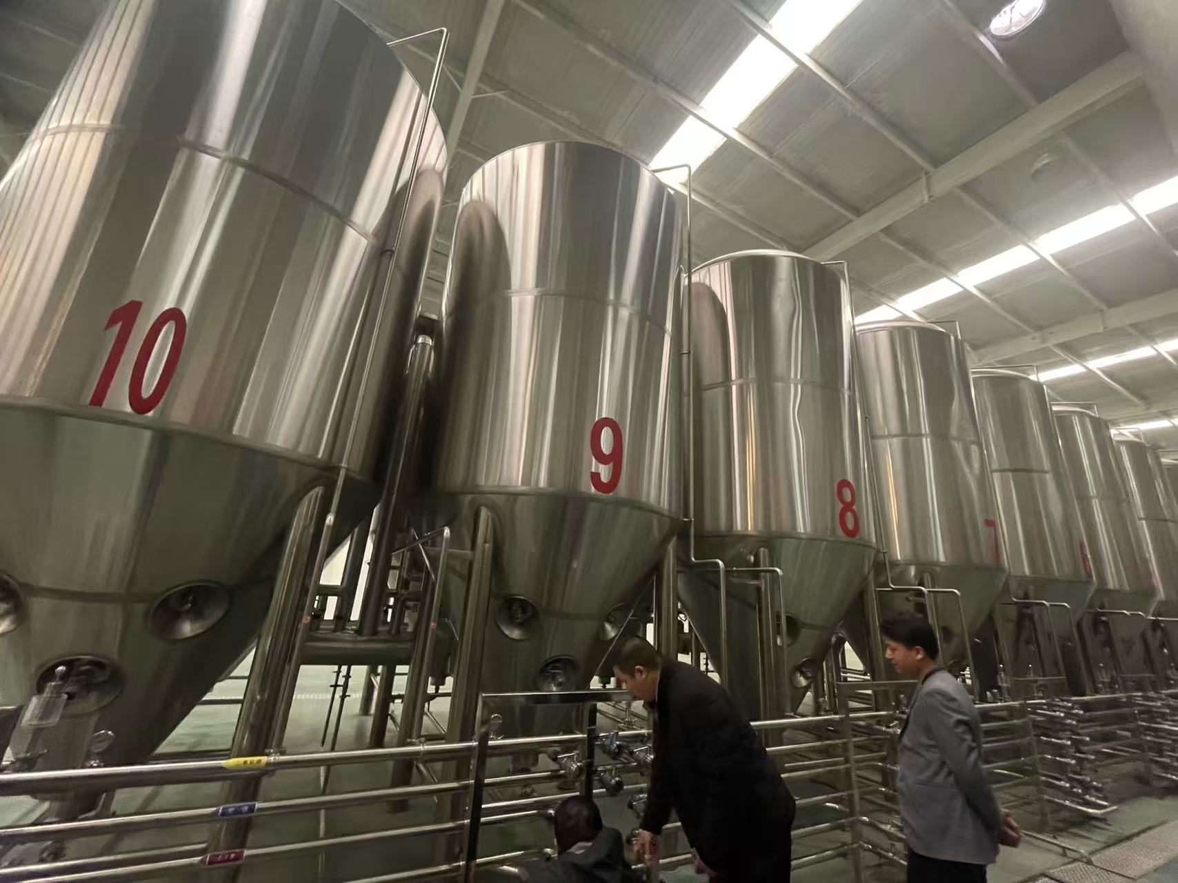 靖安精酿啤酒设备厂—平面布置、设备设计、制造、调试、培训等一条龙服务